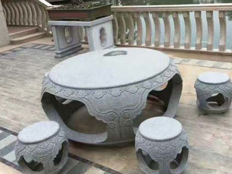 惠安石雕是福建省惠安縣地方傳統(tǒng)美術(shù)，被譽為國家級非物質(zhì)文化遺產(chǎn)之一